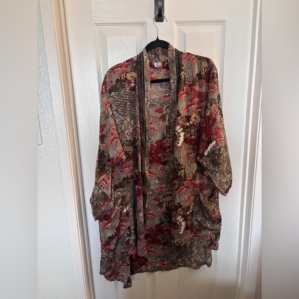 Wylder Trading Company Abstract Floral Kimono